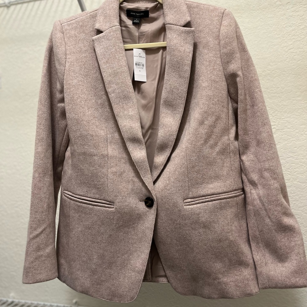 Ann Taylor “ Hutton Blazer in brushed rib knit” color:pure linen